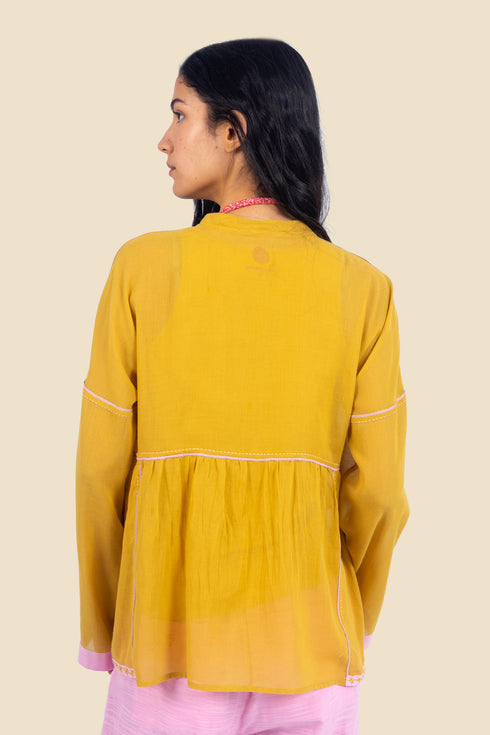 Shirt in voile with button down and round neckline